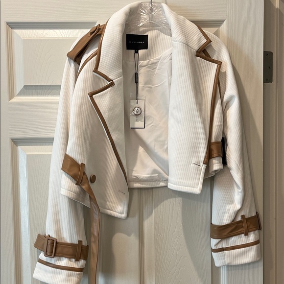 JLUXLABEL White and Tan Trench cropped Coat - Picture 2 of 5